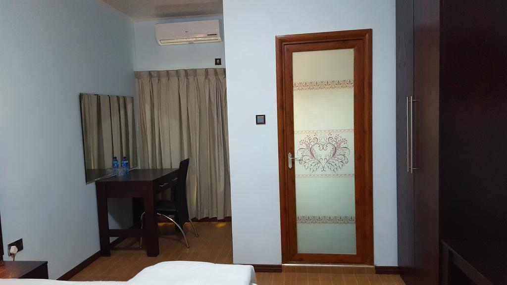 White City Inn 哈博罗内 外观 照片